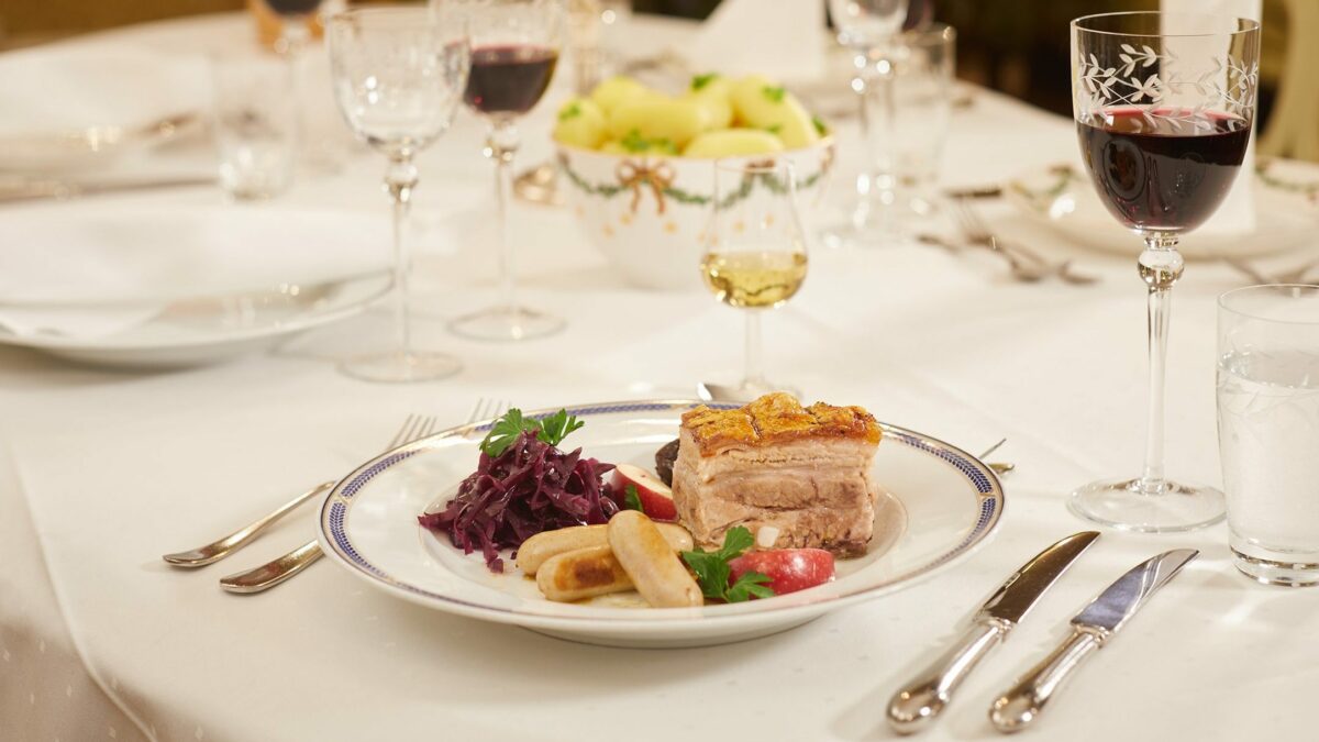 Julebord og juletallerken Losby Gods